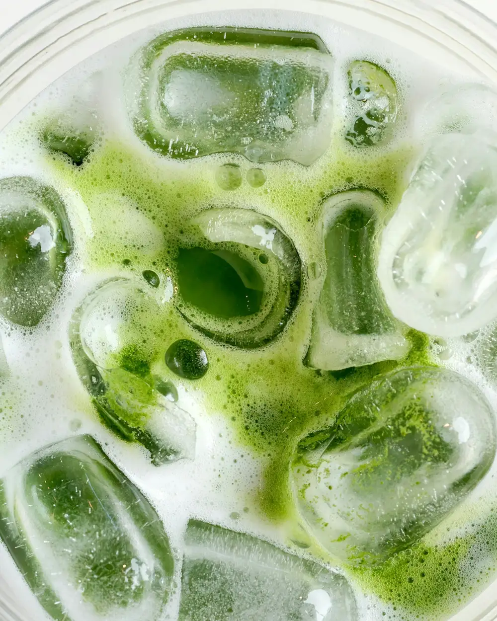 Matcha cu gheață, văzută de sus.